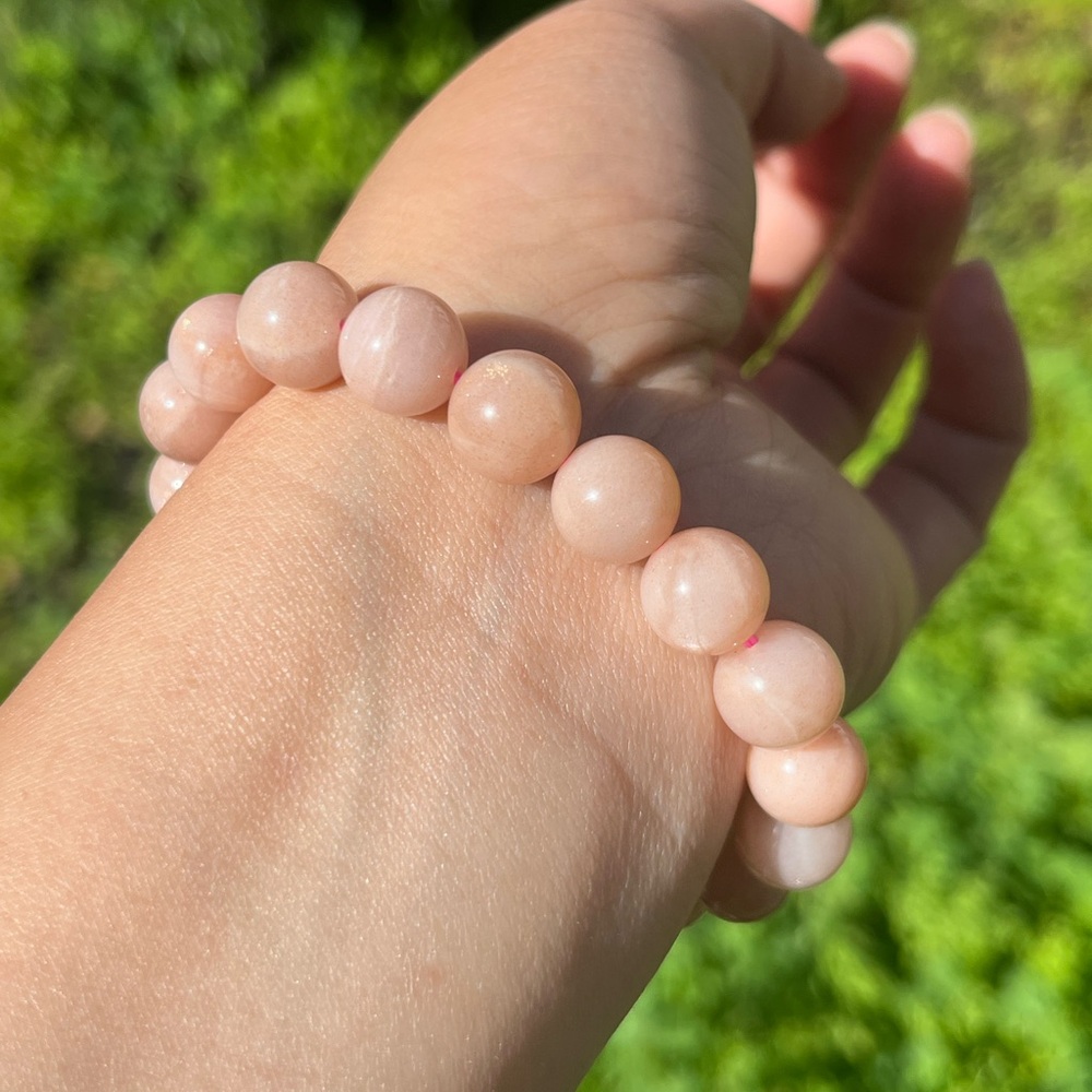 10mm stretchable‎ peach moonstone bracelet